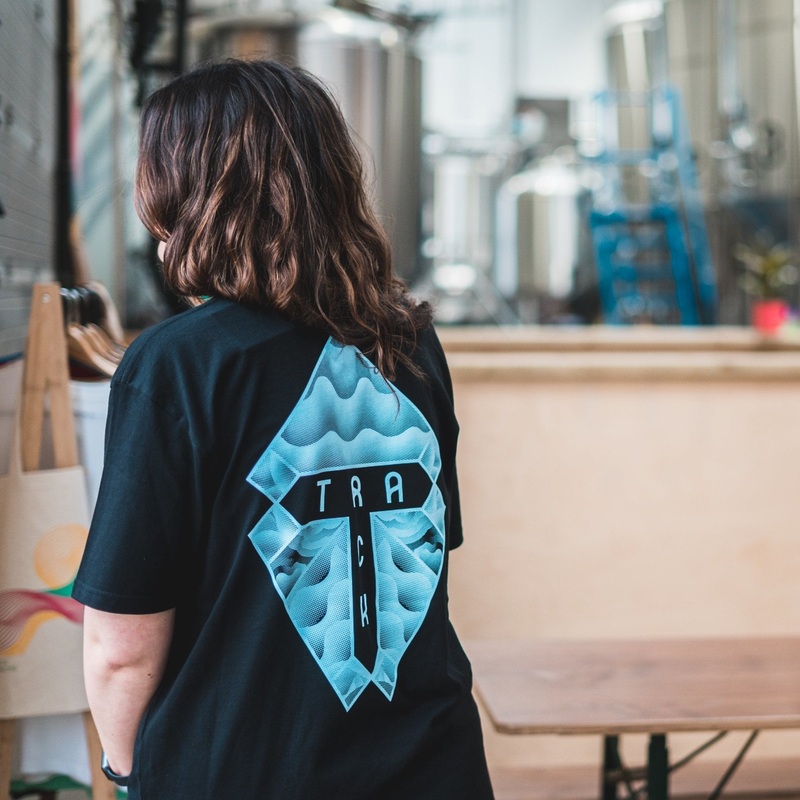 Track Logo & Shield T-Shirt – Black & Electric Blue