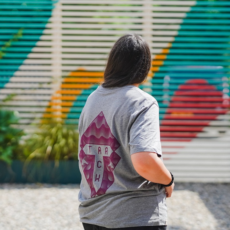 Track Logo & Shield T-Shirt – Mid Heather & Violet
