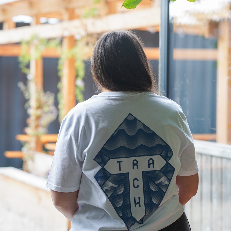 Track Logo & Shield T-Shirt – White & Mid-Blue
