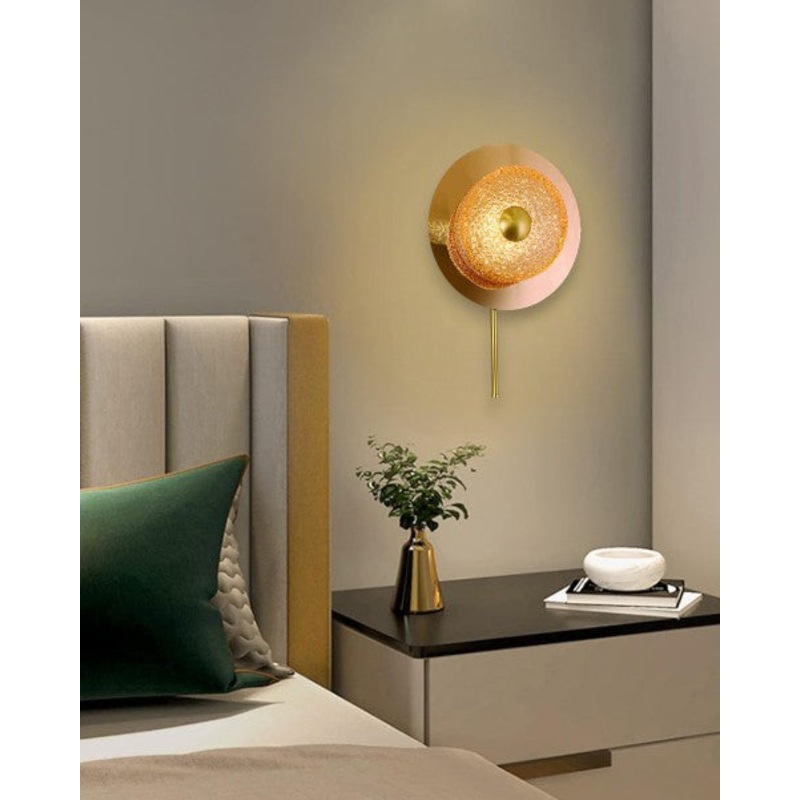Luxe Diamond Glow Wall Light – Golden Glass