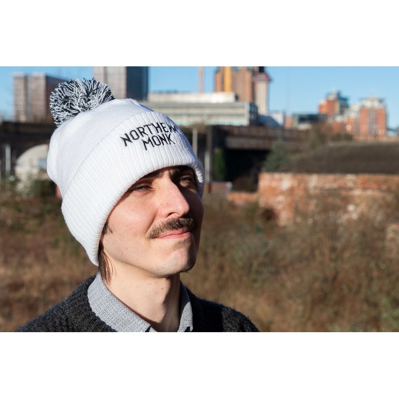 NORTHERN MONK WHITE BOBBLE HAT