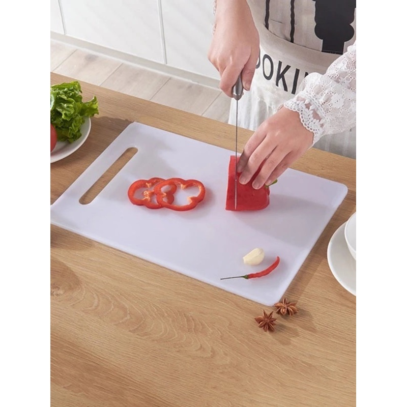 Professional Cutting Board – Medium (33*20 Cm)