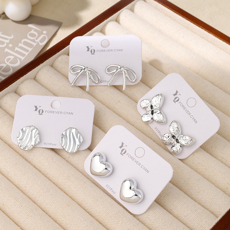 Stud Earrings 1pc (Random)