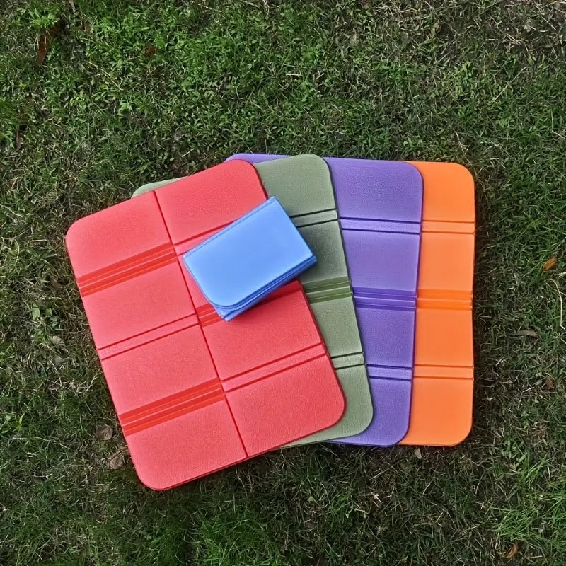 Outdoor Folding Foam Mat  Portable Picnic Pad for Hiking, Camping & Travel (Random color-Pack of 1)
